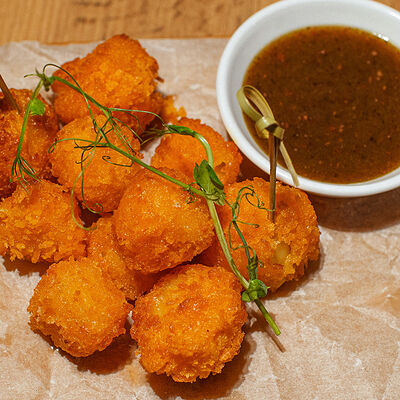 Жареный сыр сулугуни в Кафе Наше Место по цене 390 ₽