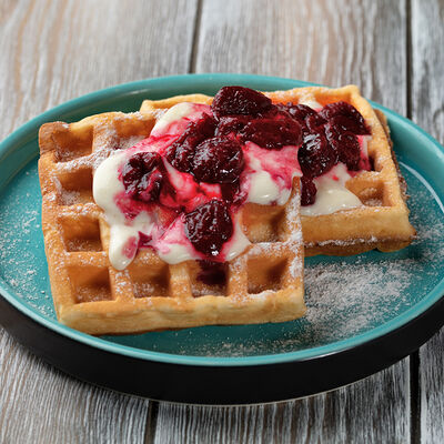 Вафли Сладкие с вишневым соусом в Кофейня на Остоженке по цене 630 ₽