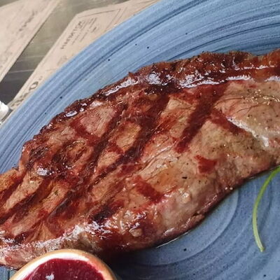 Нью-Йорк стейк в Romero steak по цене 1700 ₽