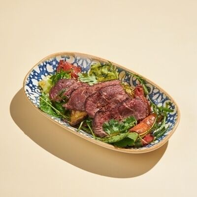 Мангал салат с ростбифом в Plov Project по цене 500 ₽