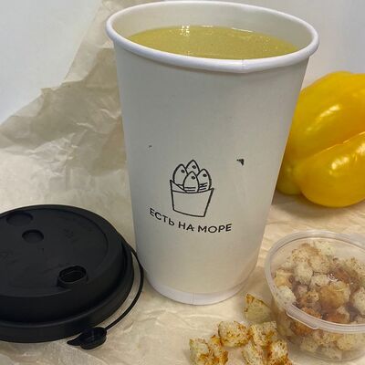 Бульон в стакане с сухариками в Есть на море по цене 200 ₽