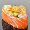 Суши в лососе со сладкой креветкой и икрой морского ежа в Naomi Sushi по цене 870
