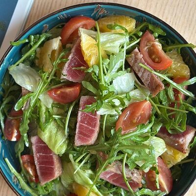 Салат с тунцомв МамаМиа по цене 780 ₽