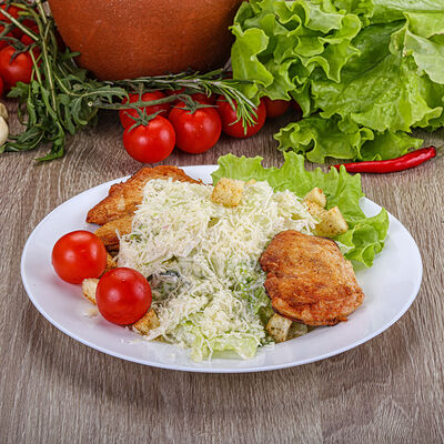 Цезарь с курицей в Грузинский дворик по цене 550 ₽