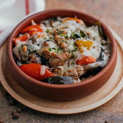 Баклажаны со свининой в Krutli по цене 605 ₽