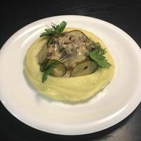 Бефстроганов с картофельным пюре в Гринвкус