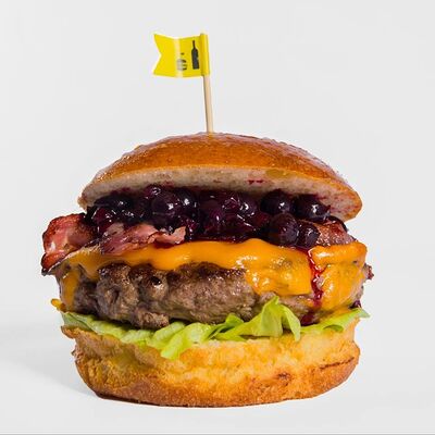 С арахисовой пастой бургер в Бюро Бургеры и Бар по цене 710 ₽