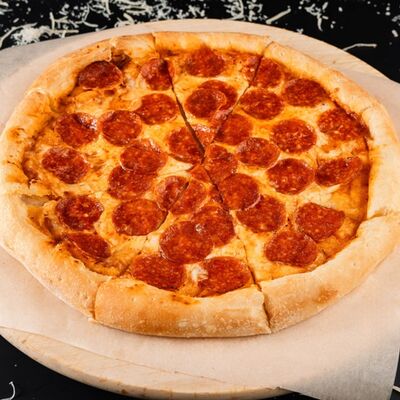 Пицца Пепперони в РАХАТ по цене 640 ₽