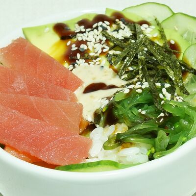 Поке с тунцом в СУШИSELL по цене 799 ₽