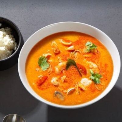 Суп Том Ям с морепродуктами в Шеф-Бар по цене 560 ₽