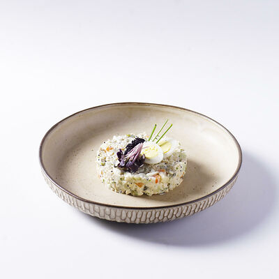 Оливье с курицей, креветкой и тобико в Чайхона №1 Васильчуки по цене 530 ₽