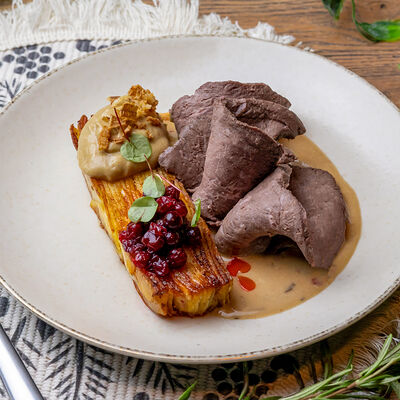 Филе оленя, подкопченное на щепе ранеточной с острой ферментированной брусникой в Белок по цене 1450 ₽