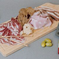 Тосканская мясная тарелка в Чикетти