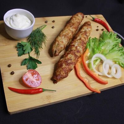 Люля-кебаб Со свининой в Шашлычный остров по цене 360 ₽