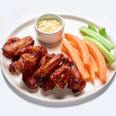 Крылья куриные баффало в Drunken duck pub по цене 830 ₽