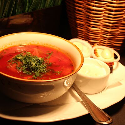 Борщ с мясом в Кафе Хинкальная по цене 530 ₽