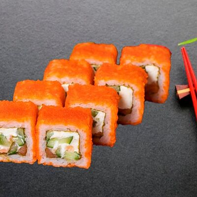 Калифорния с лососемв Рам Суши по цене 600 ₽