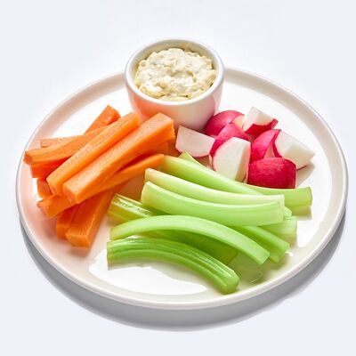 Свежие овощи с соусом блю чиз в Punch & Judy по цене 490 ₽