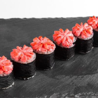 Ролл запеченный с лососем в Underground Sushi City по цене 410 ₽