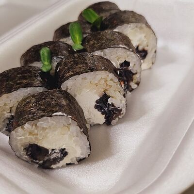 Ролл Шиитаке с сыром в Sushi vrn по цене 455 ₽