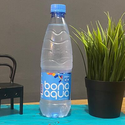 Вода BonAqua в Hotdog Club & Bubble Tea по цене 90 ₽