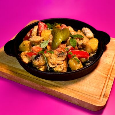 Жаркое с курицей в ROOF по цене 660 ₽