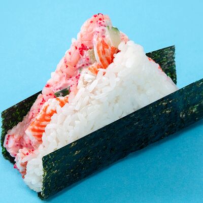 Онигири Калифорния в СушиБум по цене 249 ₽