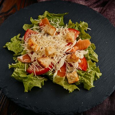 Салат Цезарь с семгой в Шашлычный двор по цене 540