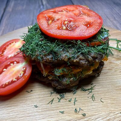 Печень говяжья с овощами в Семейное по цене 235 ₽