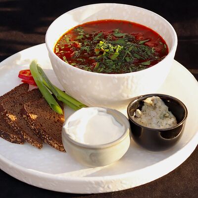 Кубанский борщ в Крабы кебабы по цене 950 ₽