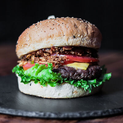 Бургер Оскар в Oscar Beef по цене 385 ₽