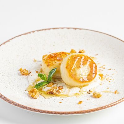 Сырники Орехи-медовая сметана в Kitchen по цене 290