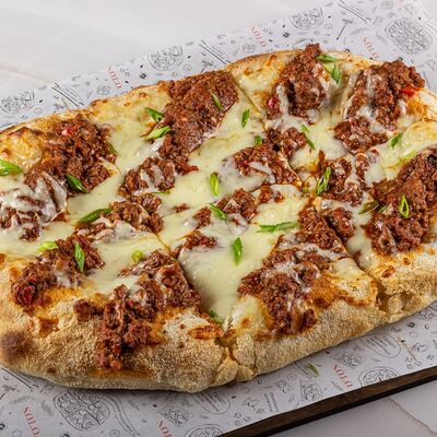 Римская пицца Болоньезе в Solo Street Food по цене 599 ₽