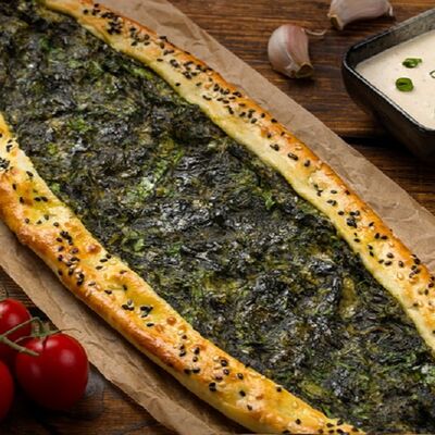 Пиде со шпинатом и зеленью в Istanbul Kebab по цене 615 ₽