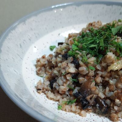 Гречка с грибами в Оазис кафе по цене 180 ₽