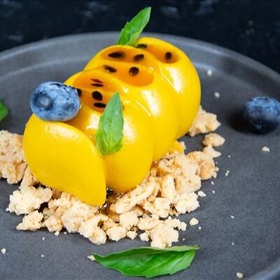 Манго с соусом маракуйя в Дом купчихи Морозовой по цене 460 ₽