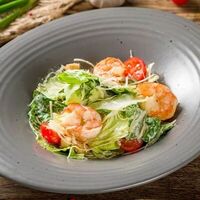 Цезарь с тигровыми креветками в Мясо & Хинкали