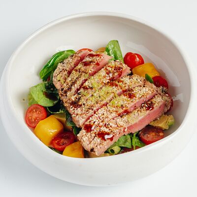 Стейк-салат с тунцом и манго в Everland по цене 1290 ₽