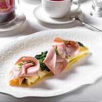 Омлет с таледжио и мортаделлой в Capo Ristorante