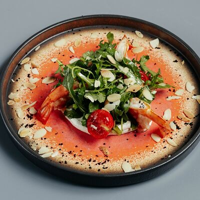 Салат с креветками, руколой и творожным сыром в Сад on line по цене 590 ₽