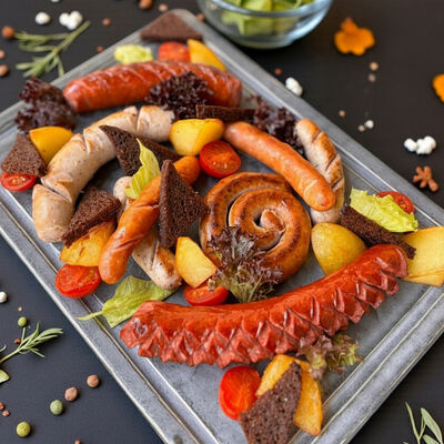 Большой сет колбасок на 3-4 персоны в В Питере пить по цене 2420 ₽