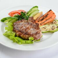 Стейк из cвинoй шеи в БамБуши