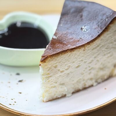 Чизкейк Сан-Себастьян в Багратиони по цене 445 ₽