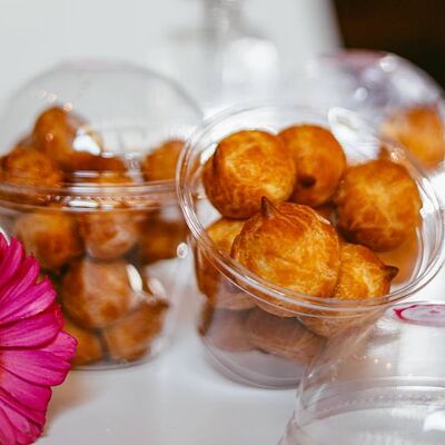 Набор мини-профитролей в Лаверна по цене 220 ₽