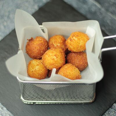 Сырные шарики в Козырная еда по цене 230 ₽