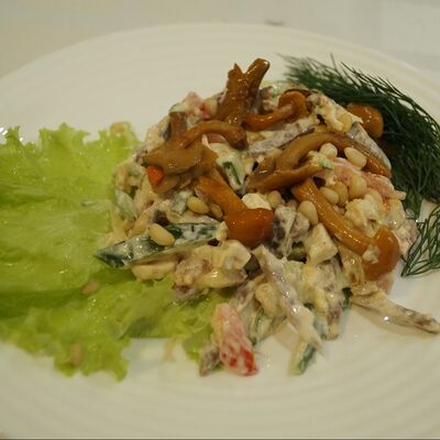 Мясной с опятами и кедровыми орешками в Тианети по цене 690 ₽