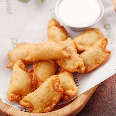 Мини-чебуреки с телятиной в Сандуны Урал по цене 580 ₽