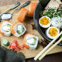 Логотип Wok & Roll