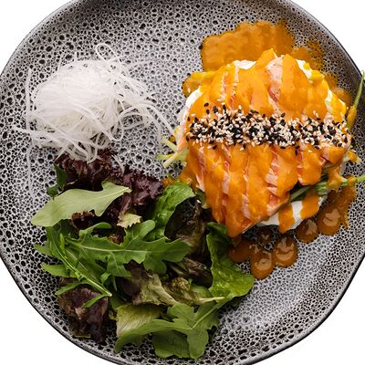 Поке с опаленным лососем и соусом манго в Cheese Knock по цене 985 ₽
