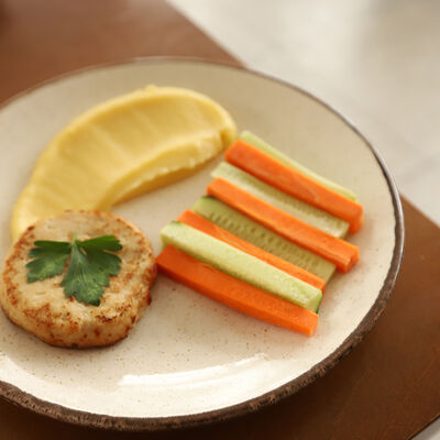 Котлетка с пюре в Бурка по цене 310 ₽